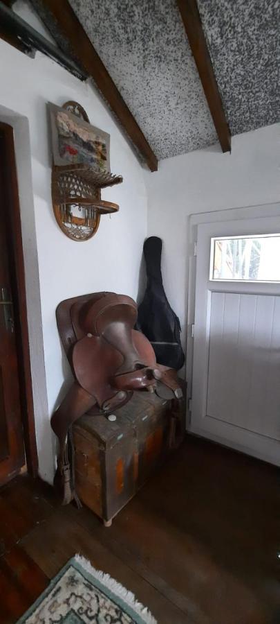 Gazde/Camere de închiriat Ecer *