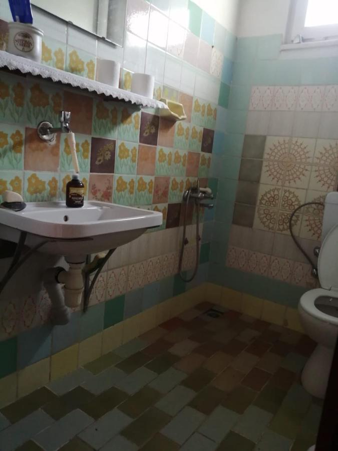 Ecer Gazde/Camere de închiriat